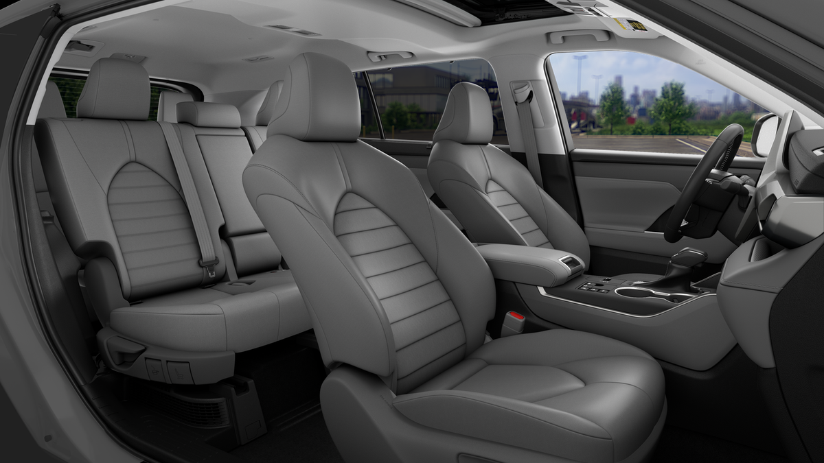 New 2026 Wind Chill Pearl Toyota Hybrid XLE image 34