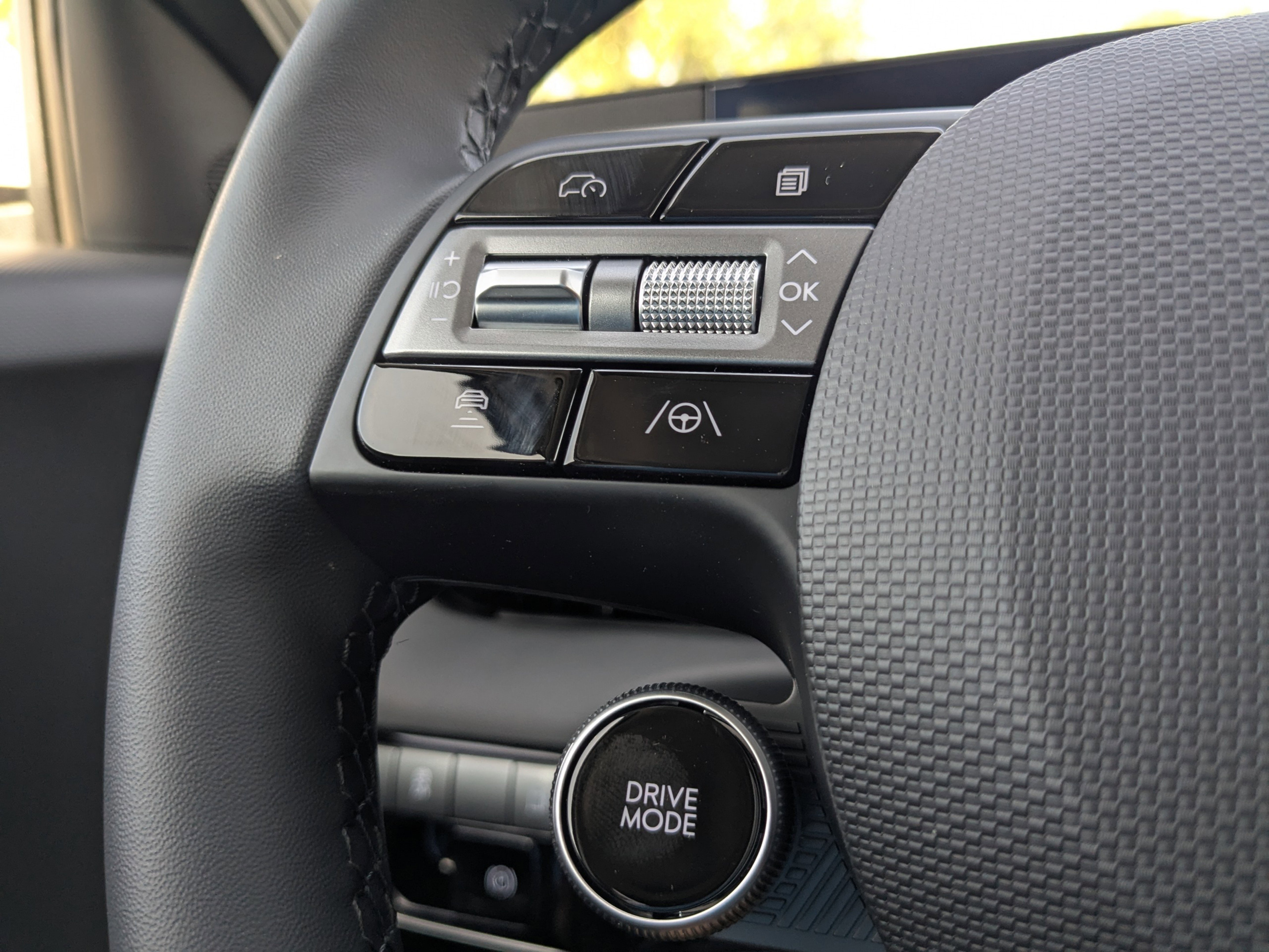 2025 Hyundai IONIQ 5 SE - Photo 50