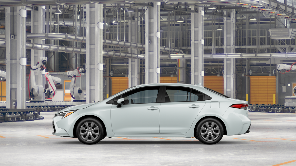 New 2026 Wind Chill Pearl Toyota Hybrid LE image 4