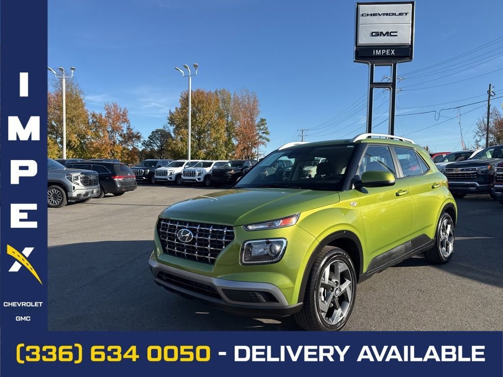 Green 2024 Hyundai Venue SEL FWD SUV / Crossover Front-Wheel Drive