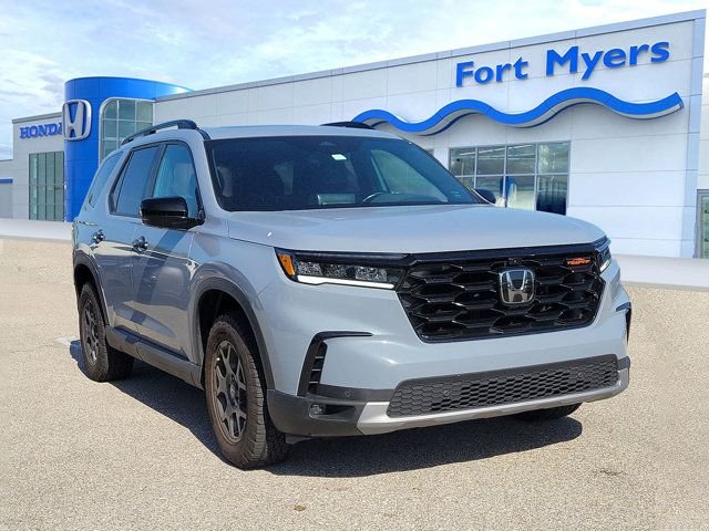 2024 Honda Pilot TrailSport AWD's photo