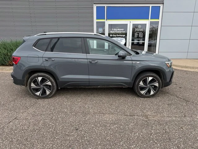 Certified 2024 Volkswagen Taos SE with VIN 3VVUX7B2XRM069391 for sale in Inver Grove Heights, Minnesota