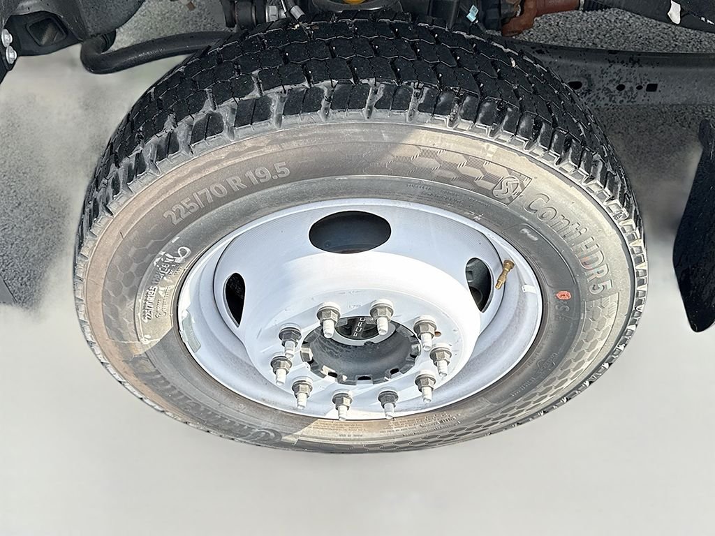 2024 Ford F-450 Super Duty Chassis Cab XL - Photo 14