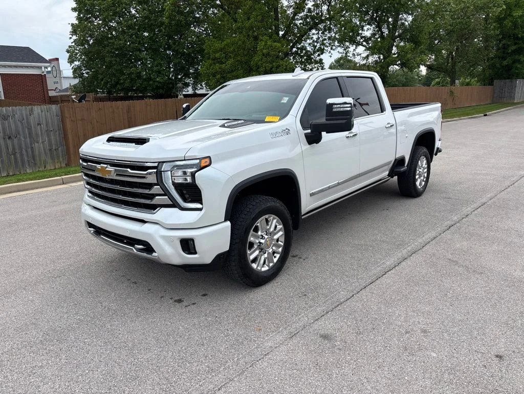 2025 Chevrolet Silverado HD High Country 4WD Crew Cab Standard Box's photo