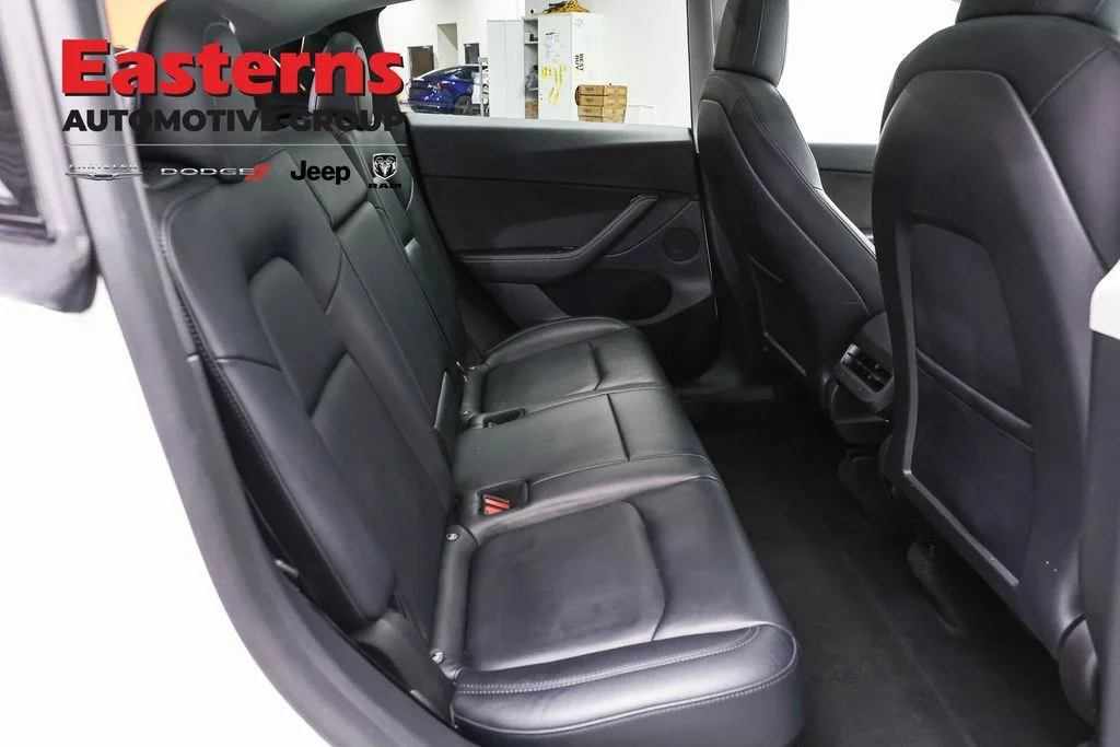 Used 2022  Tesla Performance image 17