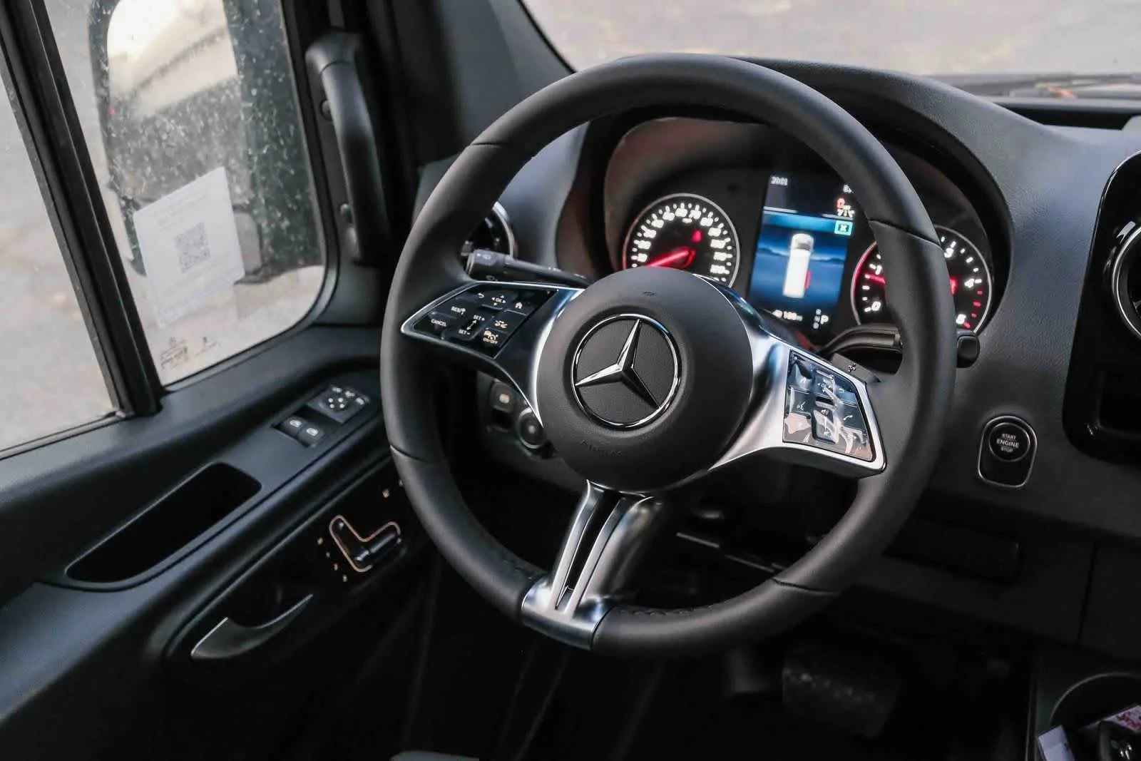 New 2026 Obsidian Black Metallic Mercedes-Benz Passenger 144WB High Roof AWD 2.0L I4 Diesel Turbo image 19