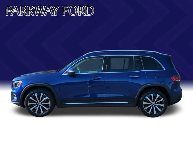 Used 2023  Mercedes-Benz GLB 250 image 2