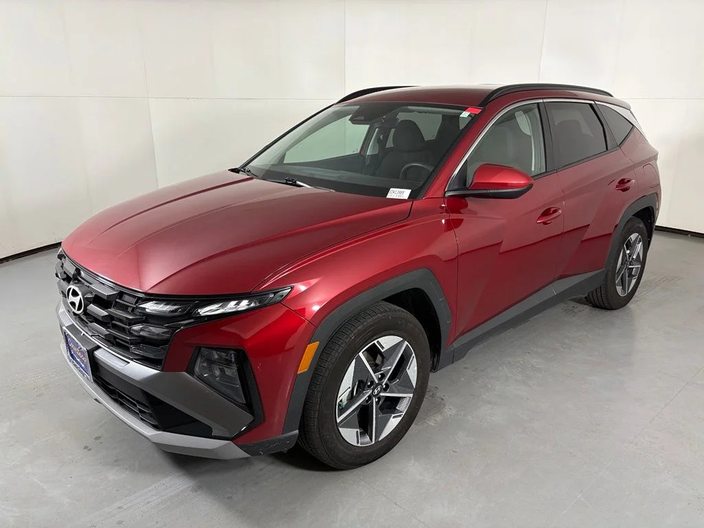Used 2025 Red Hyundai SEL image 4