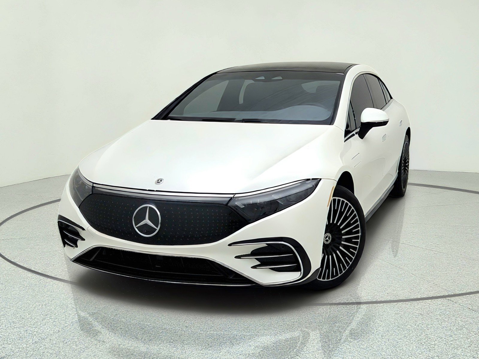 Certified Used 2023 MANUFAKTUR Diamond White Mercedes-Benz EQS 580 image 2