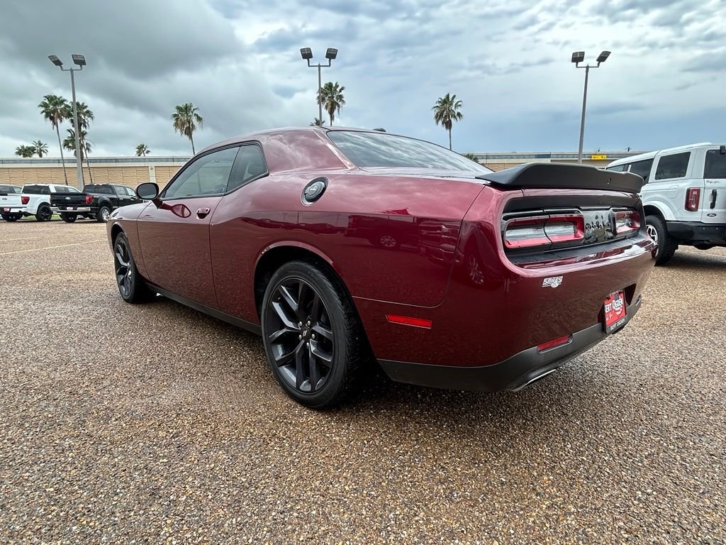 Used 2020 Red Dodge SXT image 4