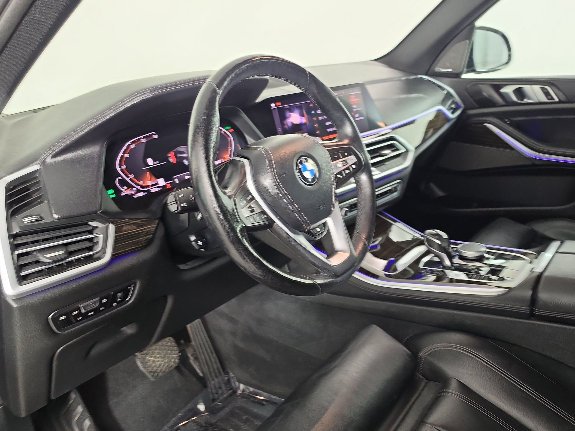 Used 2020 Black BMW sDrive40i image 15