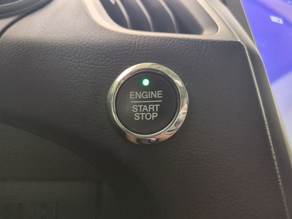 Used 2022 White Ford SEL image 37