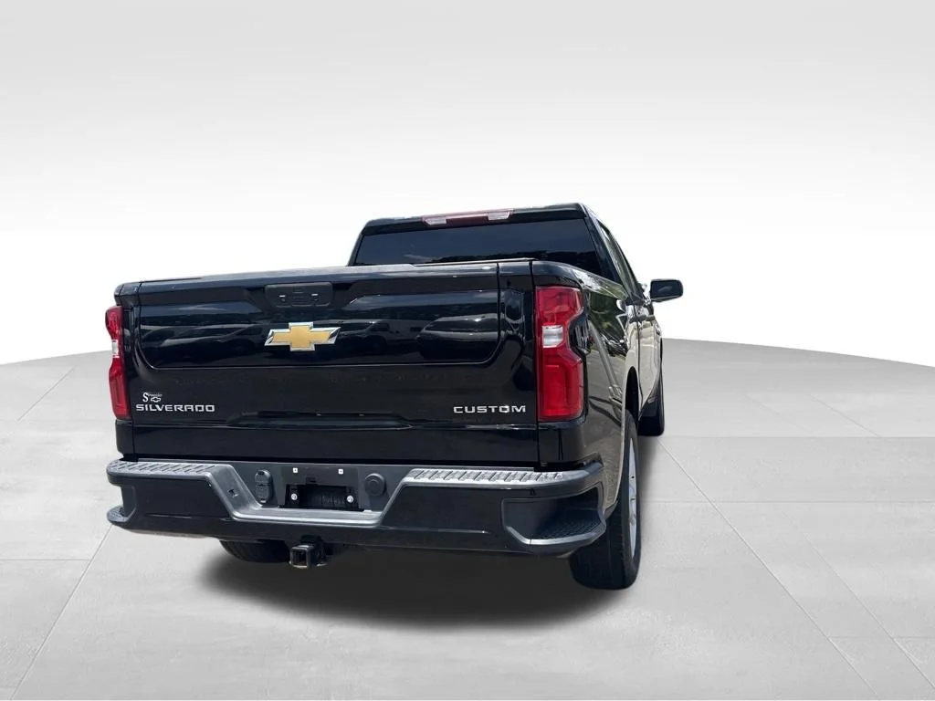 Used 2022 Black Chevrolet Custom image 20