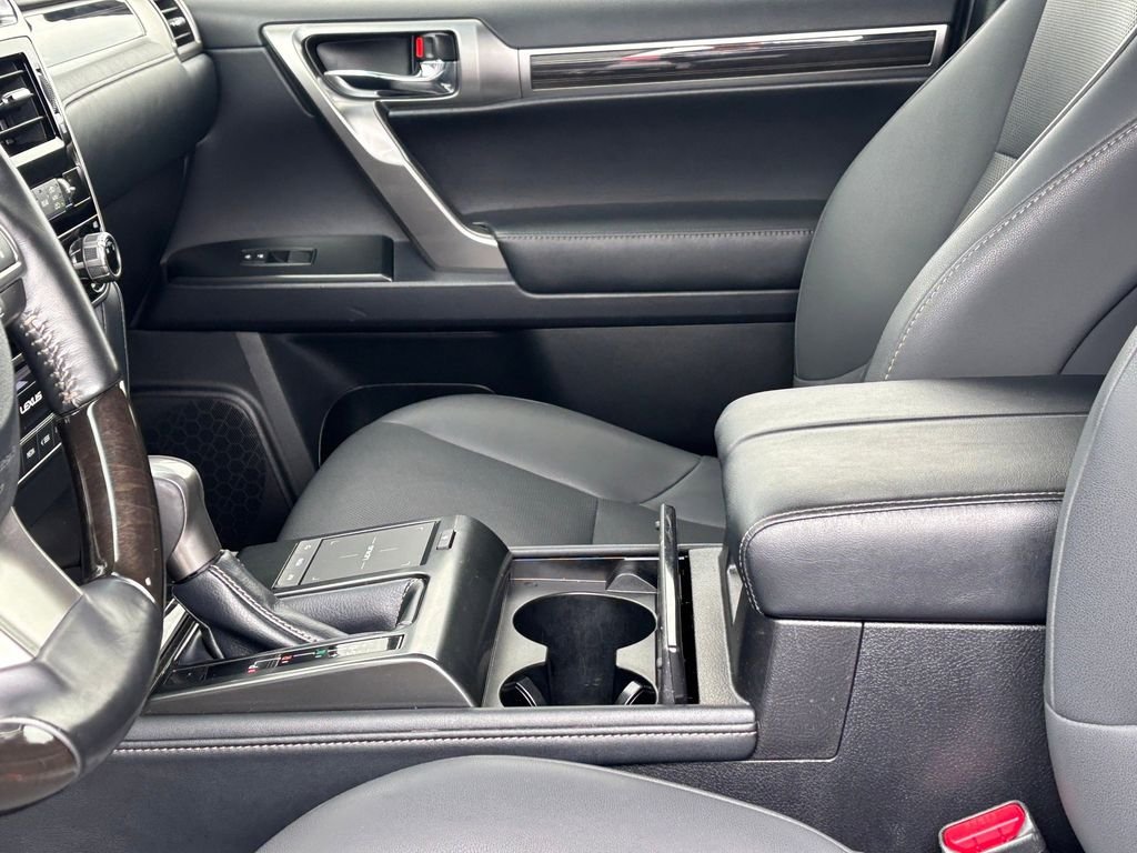 Used 2023 Black Lexus 460 image 10