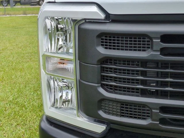 2026 Ford F-350 Super Duty Chassis Cab XL - Photo 10