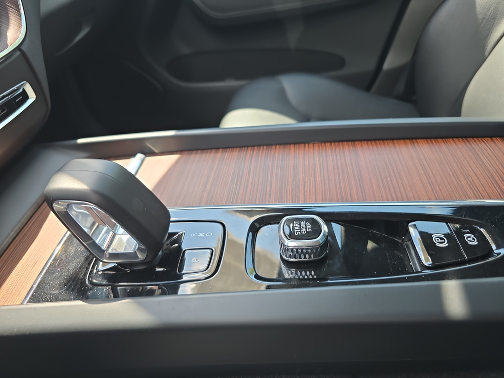 2023 Volvo XC60 Plus - Photo 20
