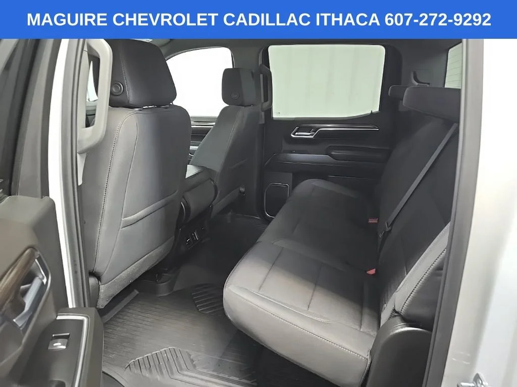 Used 2022 Summit White Chevrolet RST image 30