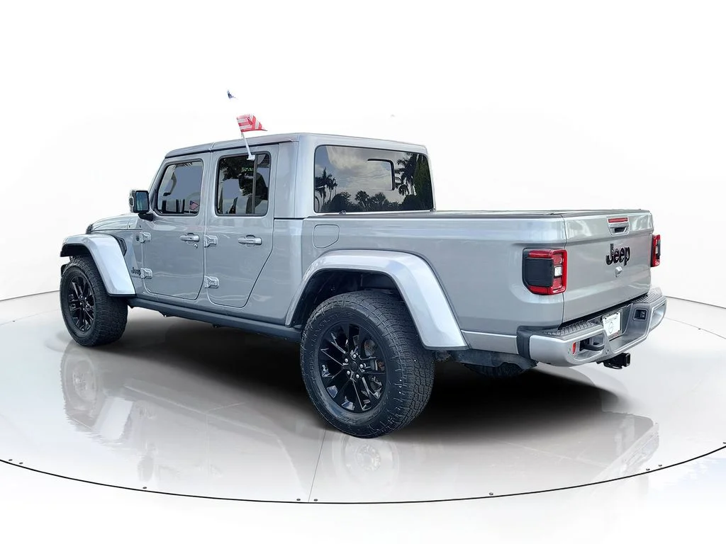 Used 2021 Silver Jeep Overland image 5