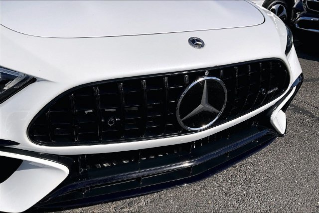 Used 2022  Mercedes-Benz SL 63 AMG® image 27
