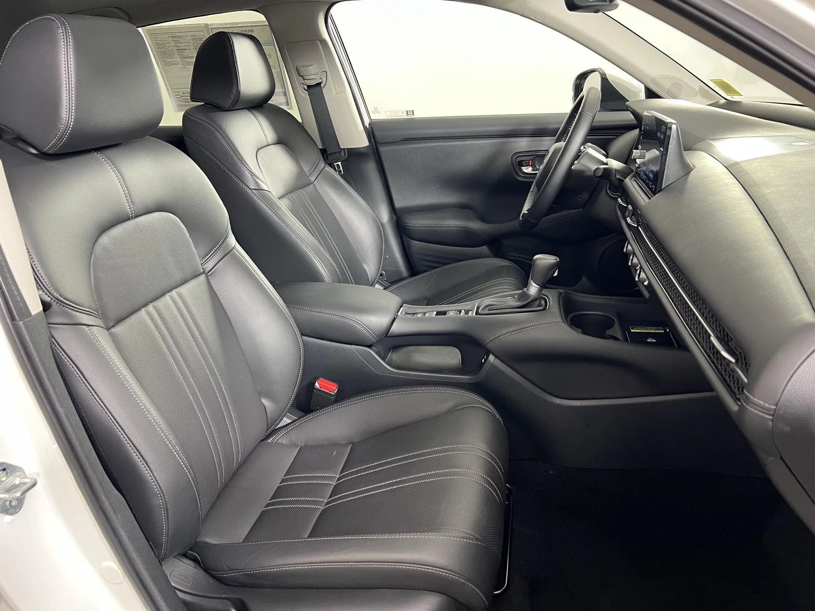 Used 2025 Platinum White Pearl Honda EX-L image 28