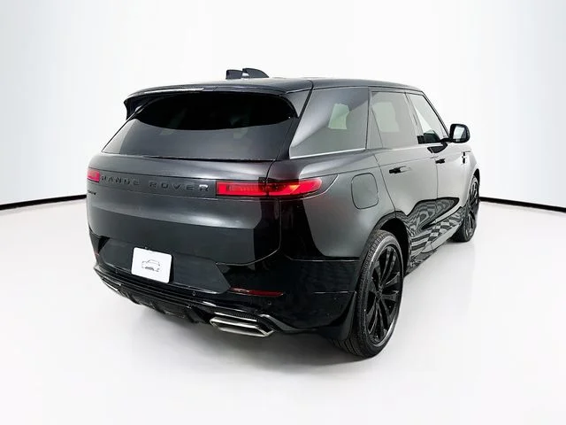 New 2026 Black Land Rover Dynamic SE image 5