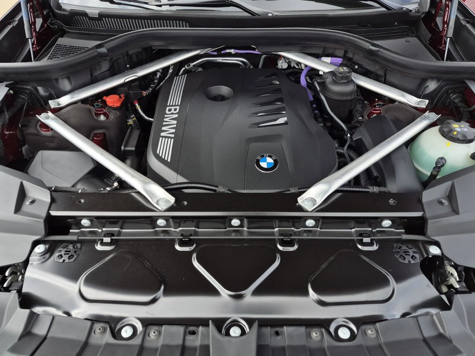 New 2026 Aventurin Red Metallic BMW xDrive40i image 12