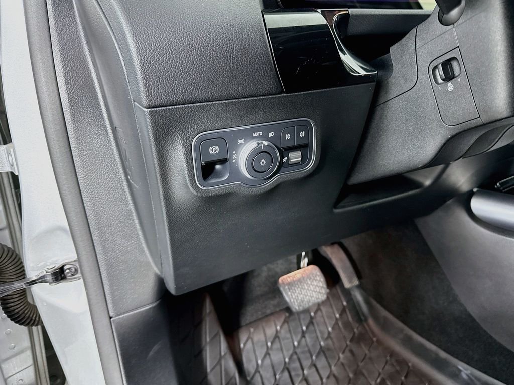 Used 2023 Silver Mercedes-Benz GLA 250 image 11