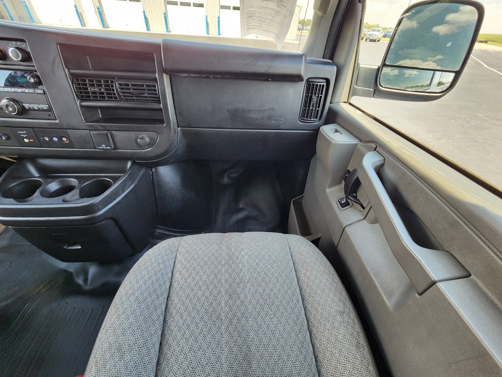 Used 2017 Summit White Chevrolet LS image 25