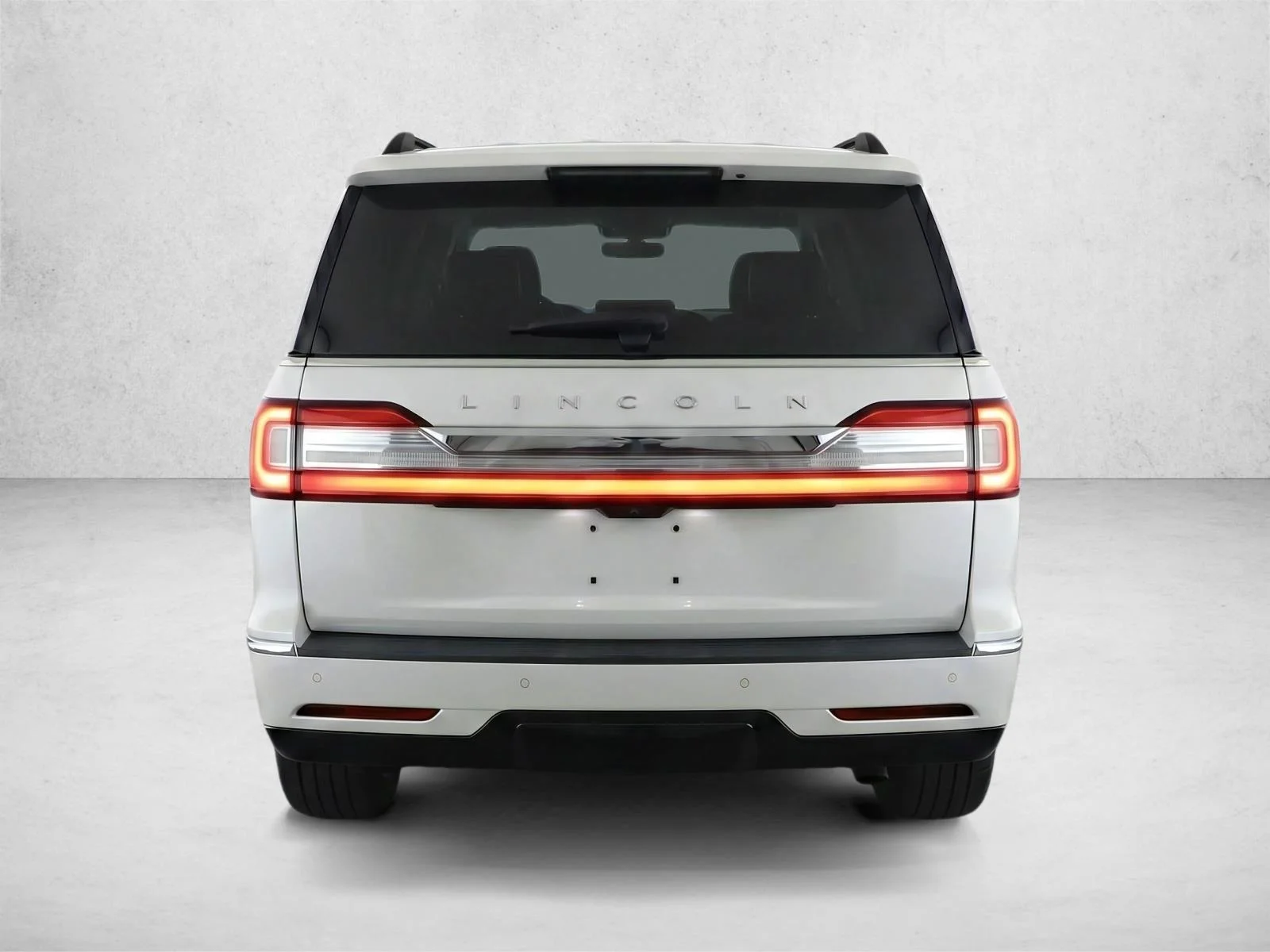 Used 2022 Pristine White Metallic Tri-Coat Lincoln Black Label image 6