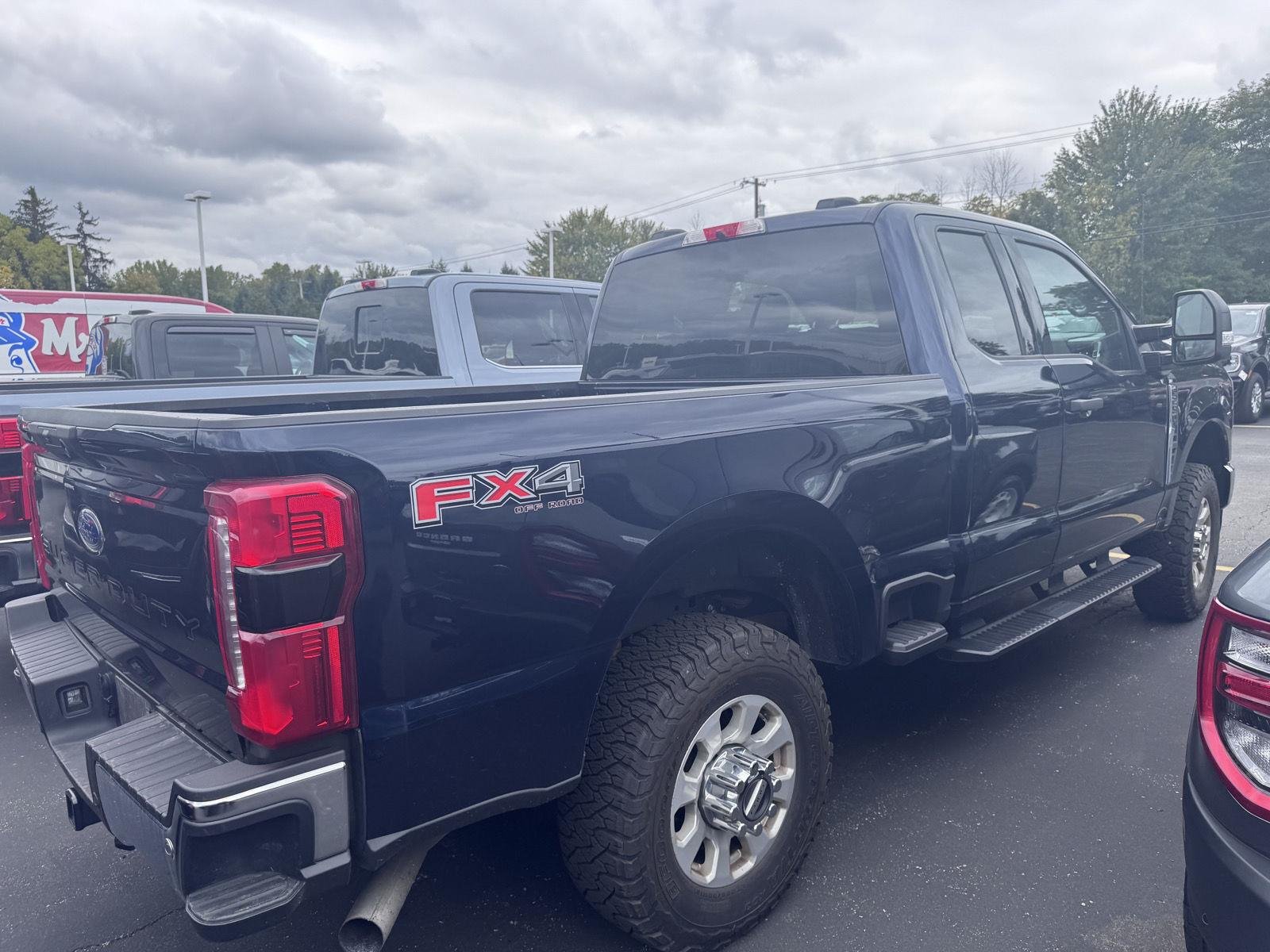 Used 2024 Antimatter Blue Ford XLT image 4