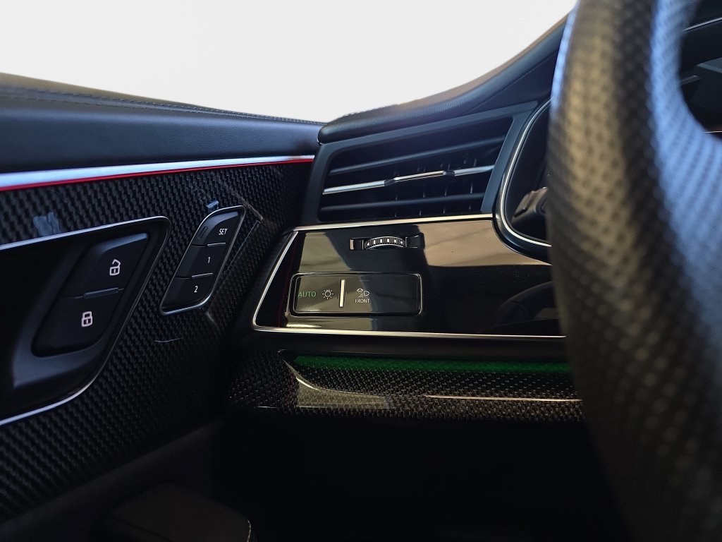 Used 2023  Audi 4.0T Prestige image 29