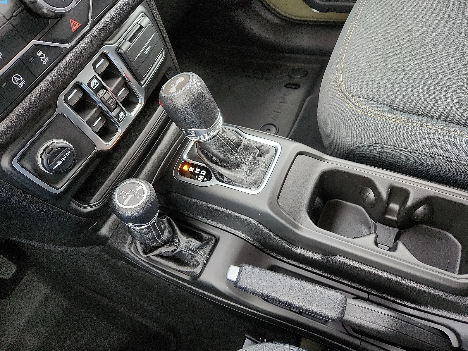 New 2026 41  Paint Jeep 4-DOOR SPORT image 20