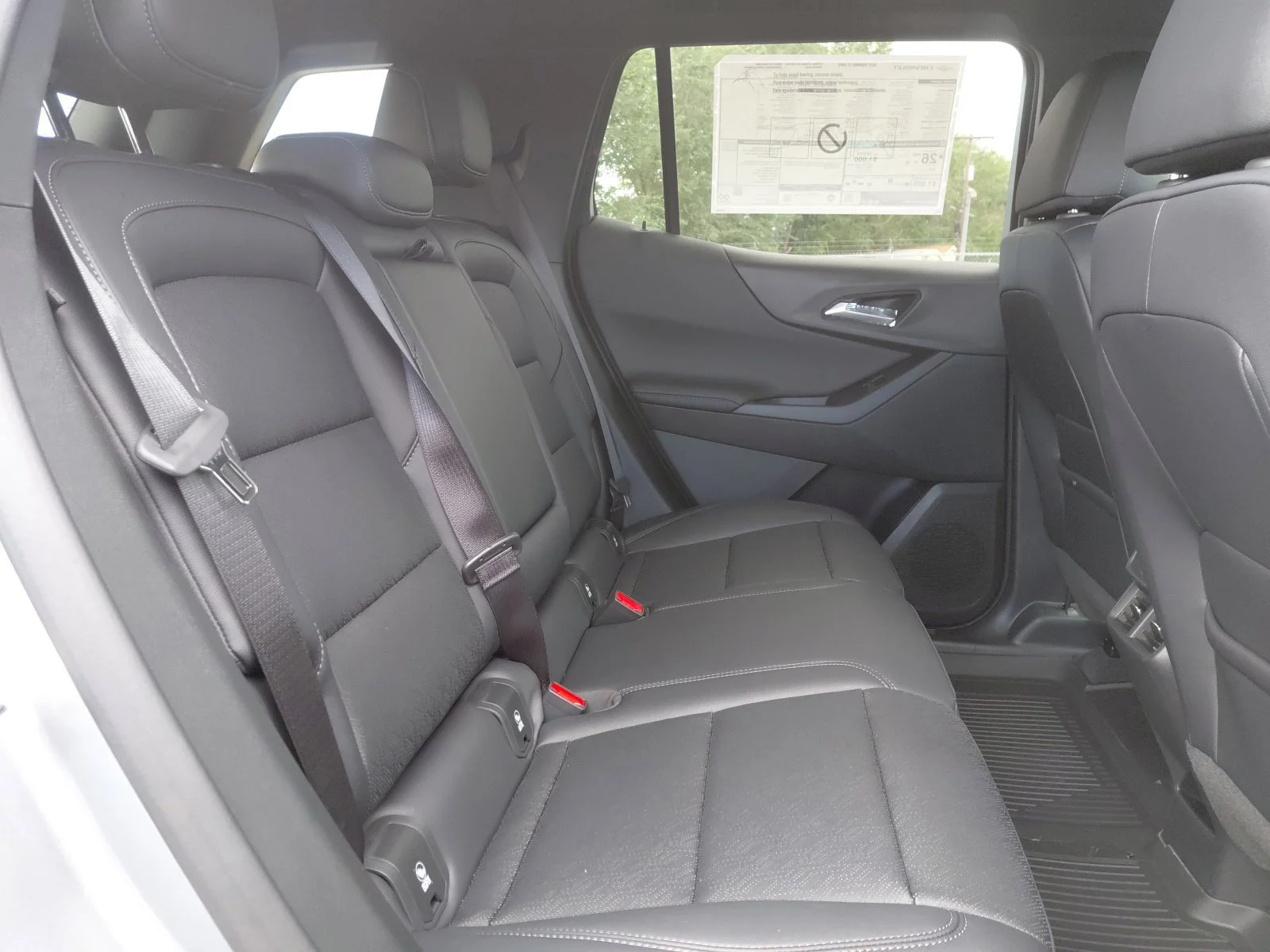 2027 Chevrolet Equinox LT - Photo 29