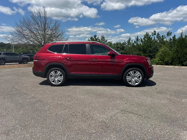 Used 2019 Red Volkswagen 3.6L V6 SE image 3