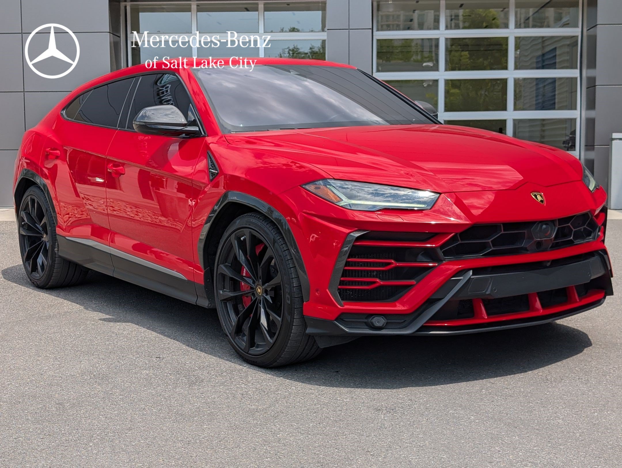 Used 2020 Red Lamborghini Base image 1