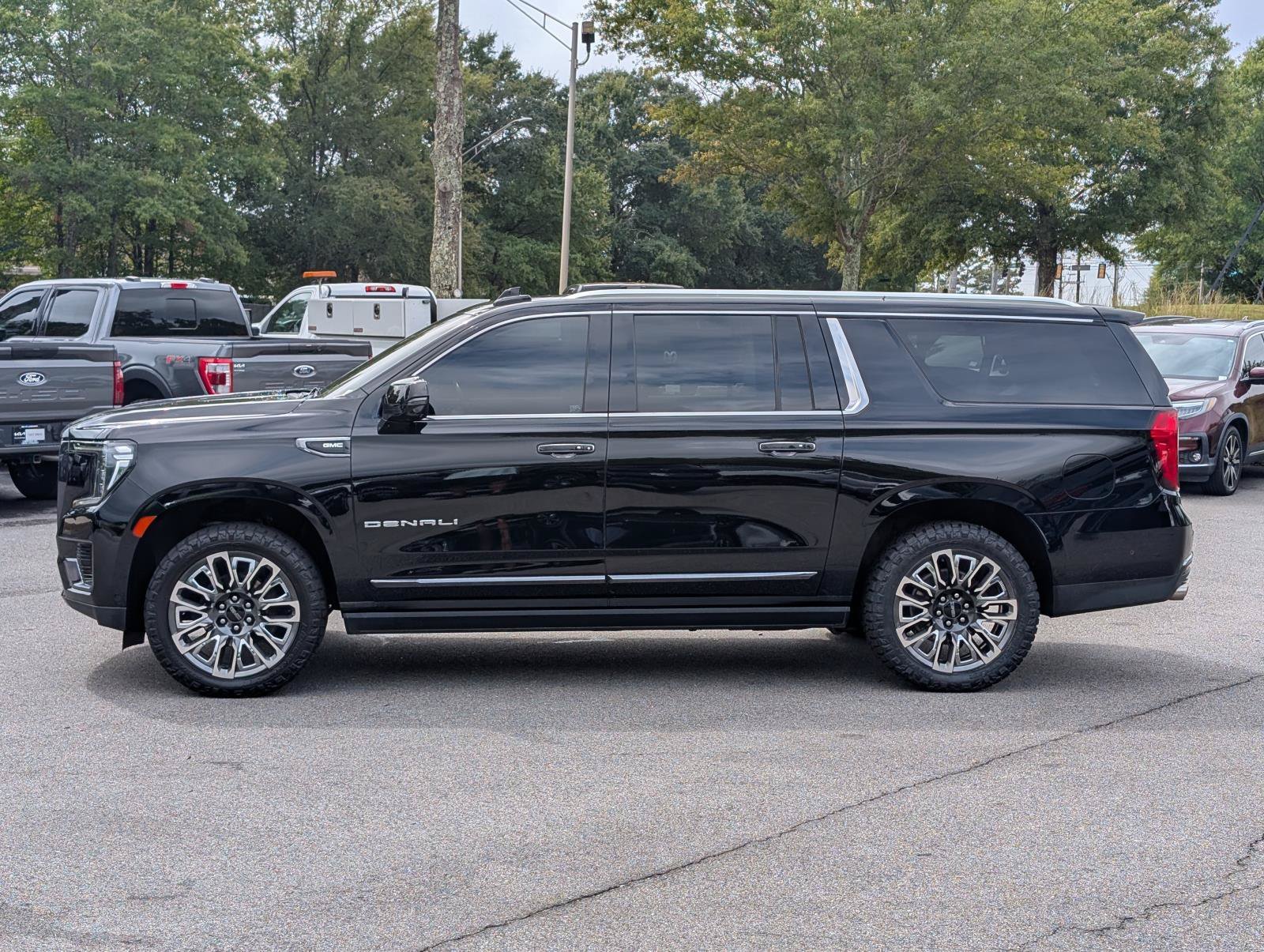 2023 GMC Yukon XL Denali Ultimate - Photo 12
