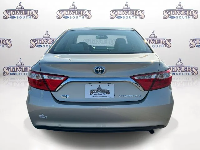 Used 2016  Toyota LE image 4