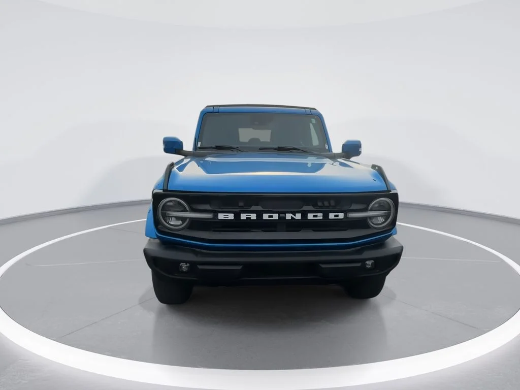 Used 2023 Blue Ford Outer Banks image 3