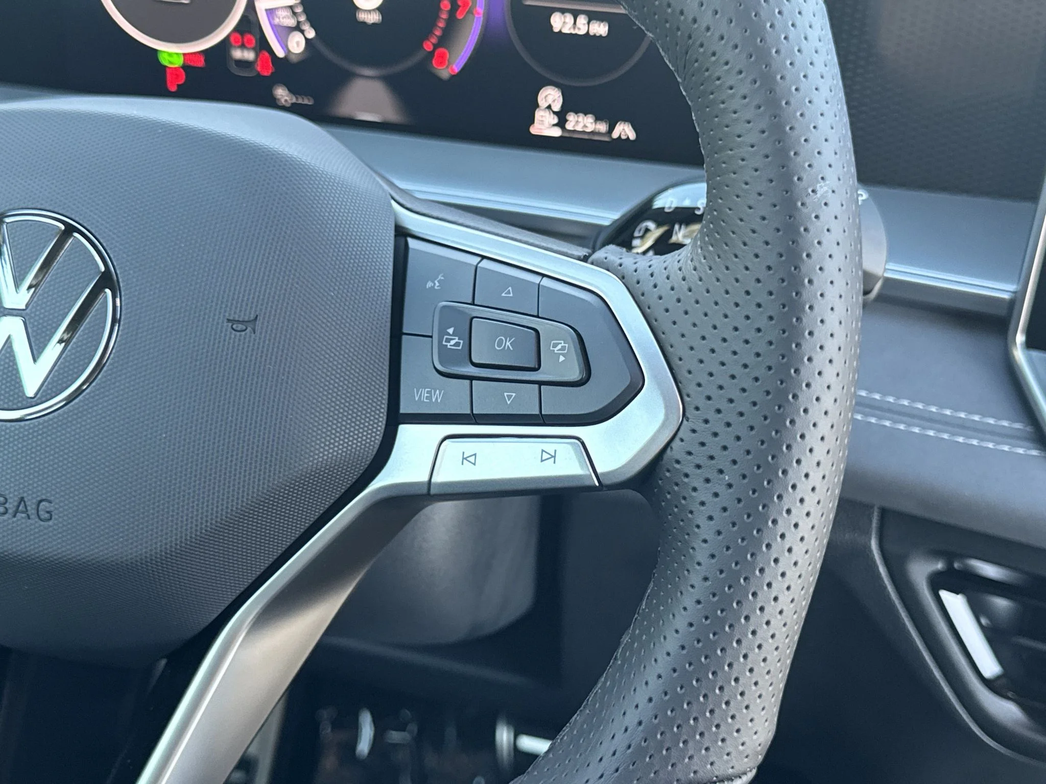 New 2026 Platinum Gray Metallic Volkswagen SE R-Line Black image 20