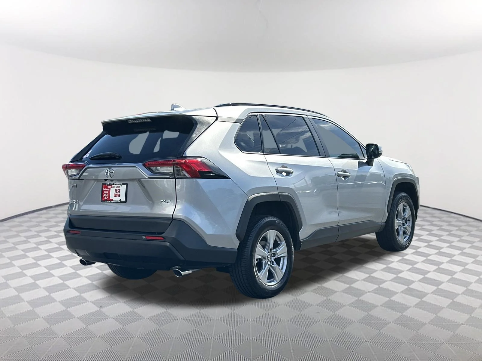 Used 2023 Silver Sky Metallic Toyota XLE image 5