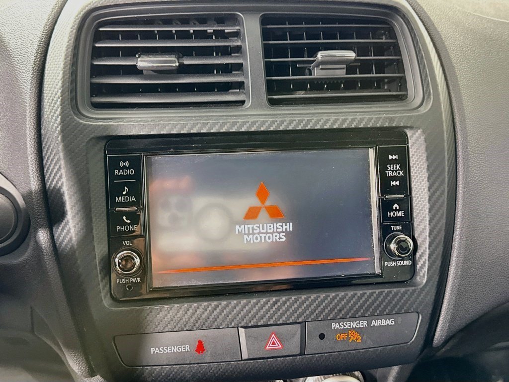Used 2025 Alloy Silver Metallic Mitsubishi ES image 14