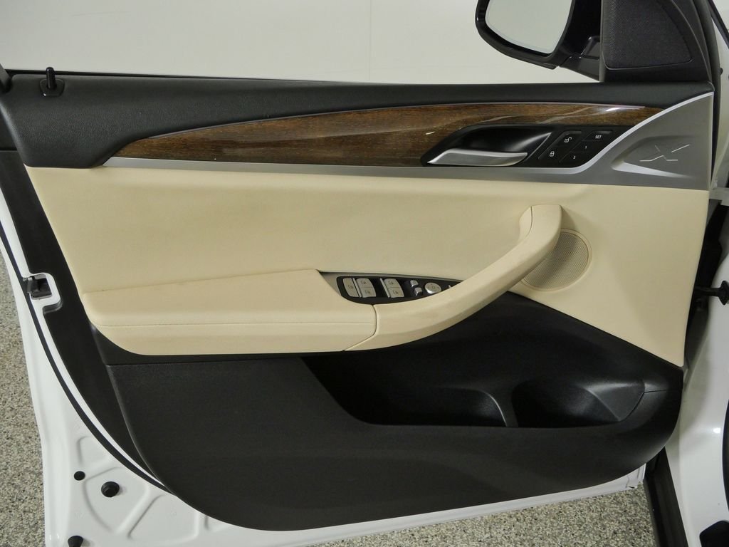 Used 2021 Alpine White BMW xDrive30i image 33
