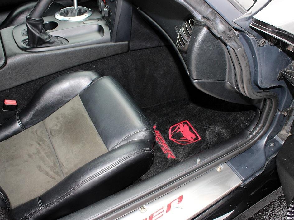Used 2006 Black Dodge SRT10 image 35