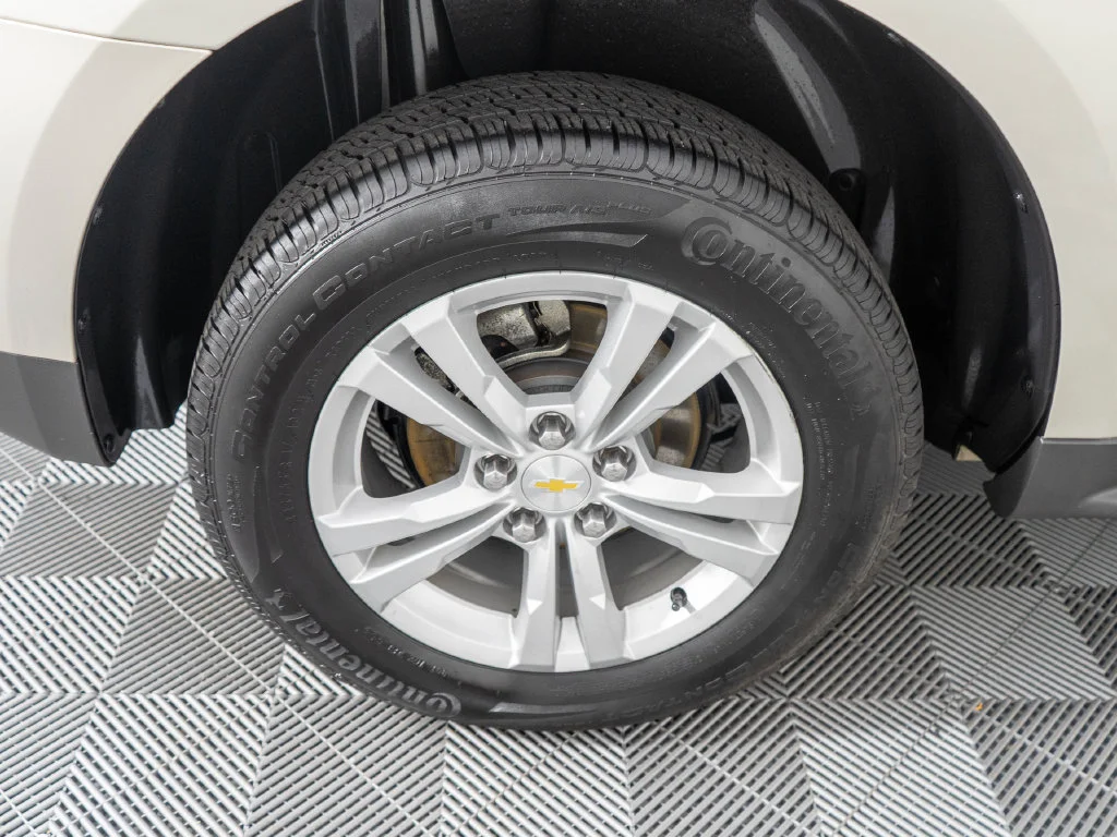 Used 2014 Gold Chevrolet LS image 27