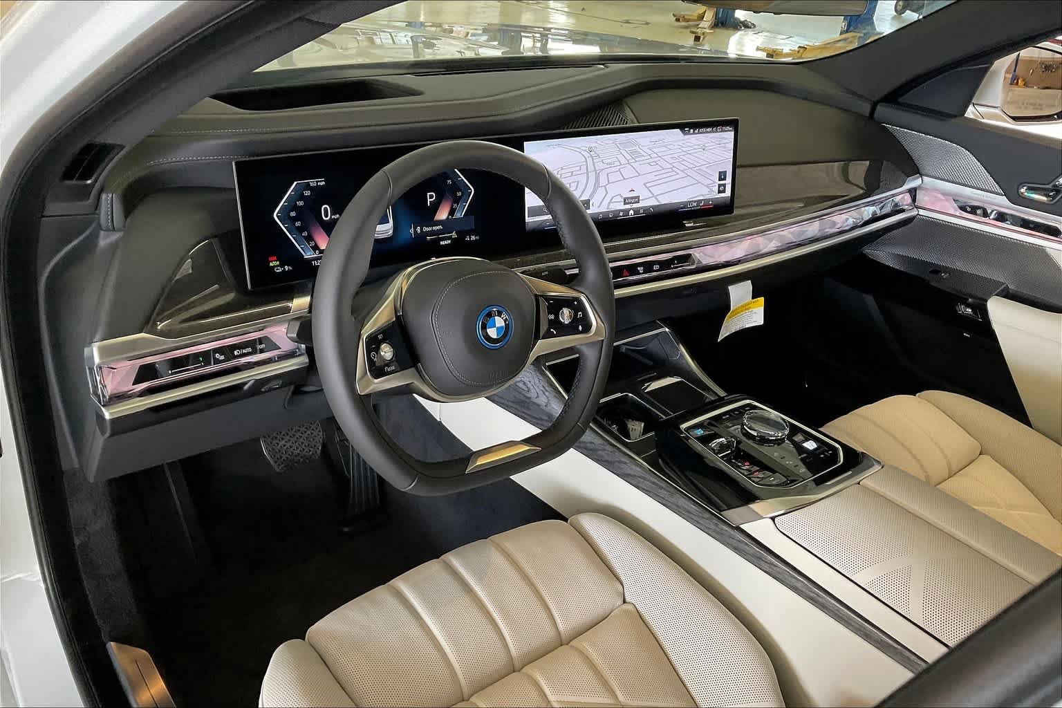 2025 BMW i7 50 - Photo 8