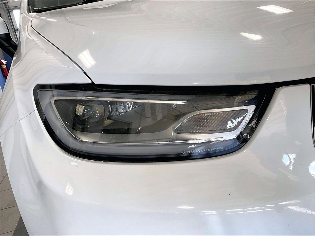 Used 2023 White Chrysler Touring L image 33