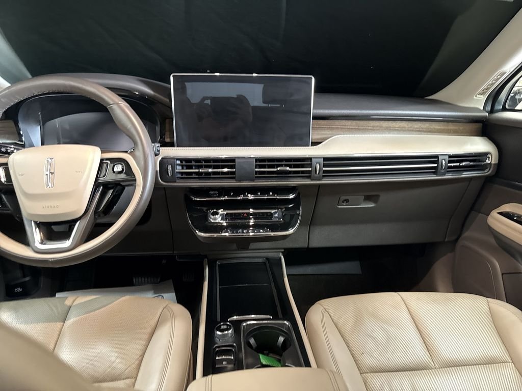 Used 2024 Black Metallic Lincoln Grand Touring image 20