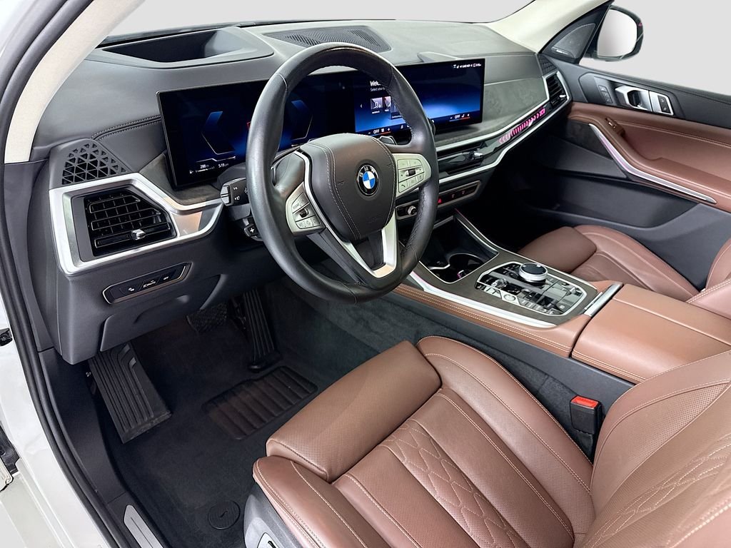 Used 2024 Alpine White BMW xDrive40i image 9