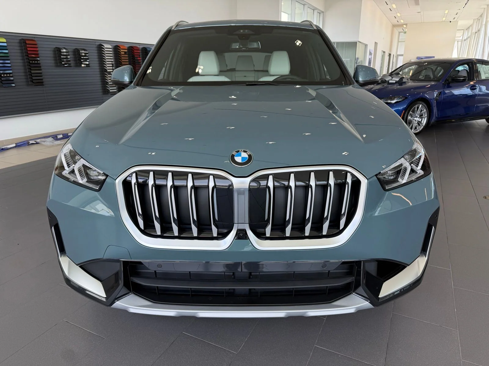 New 2026 Cape York Green Metallic BMW xDrive28i image 2