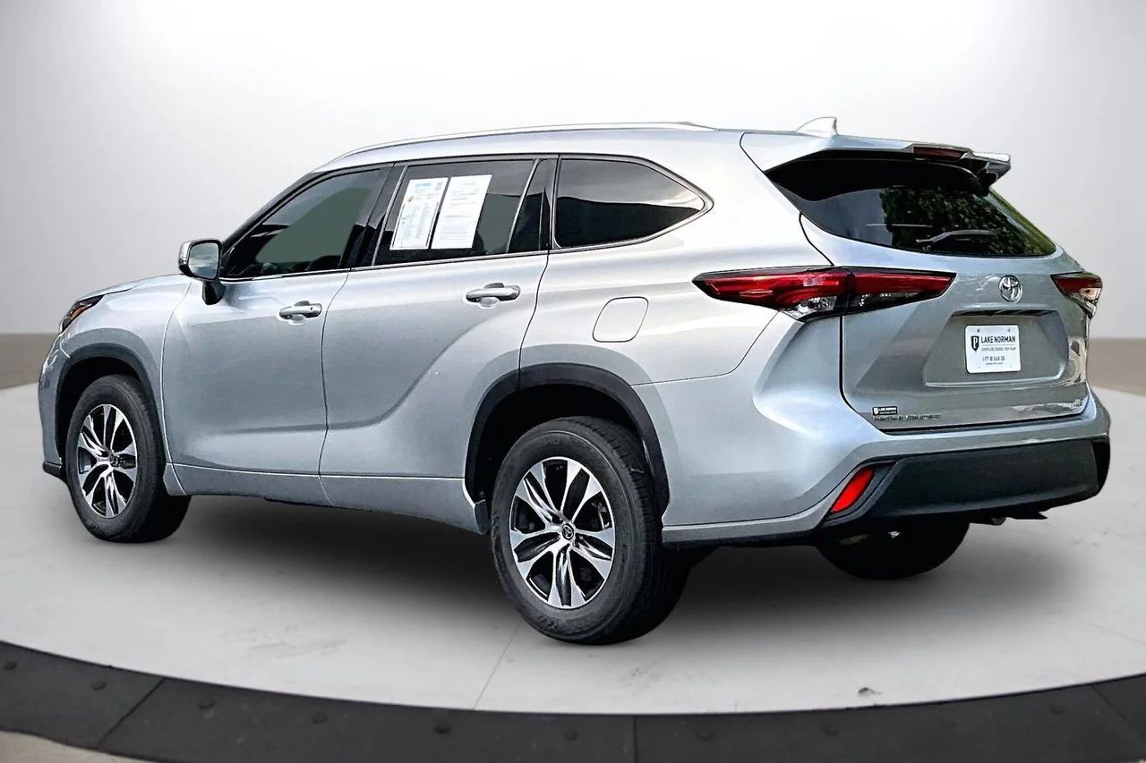 Certified Used 2021 Silver Toyota XLE image 6